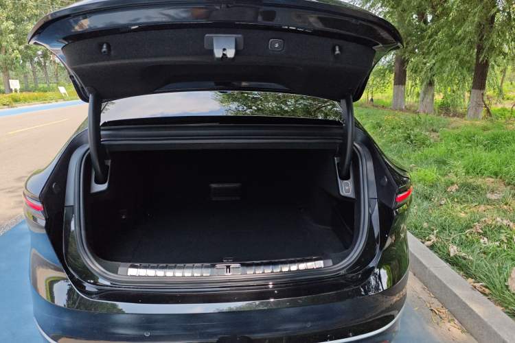 Used Nio ET9 2025 100 kWh
