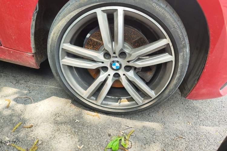 Used BMW 1 Series 2019 120i Leading Model M Sport Package Right Front Wheel Hub