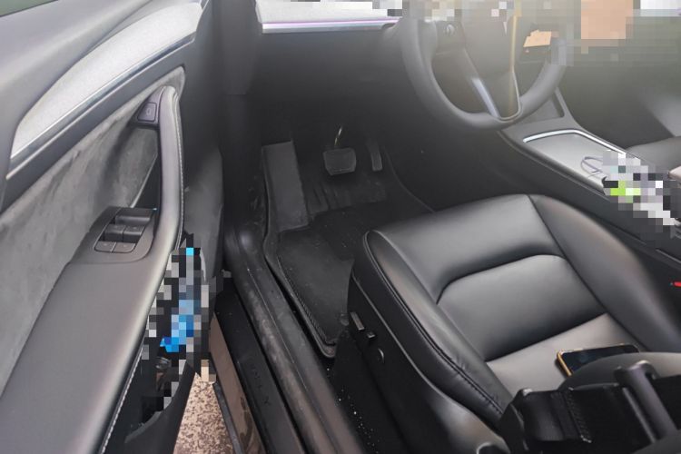 Used Tesla Model Y 2023 Long-Range All-Wheel-Drive Version