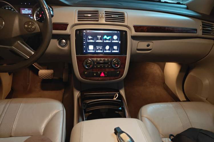 Used Mercedes-Benz R-Class 2011 R 350 L 4MATIC
