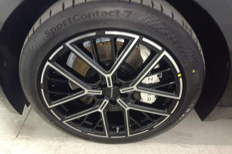 Used Zeekr 001 2026 Model 103° Rear-Drive Max Version Left Front Wheel Hub