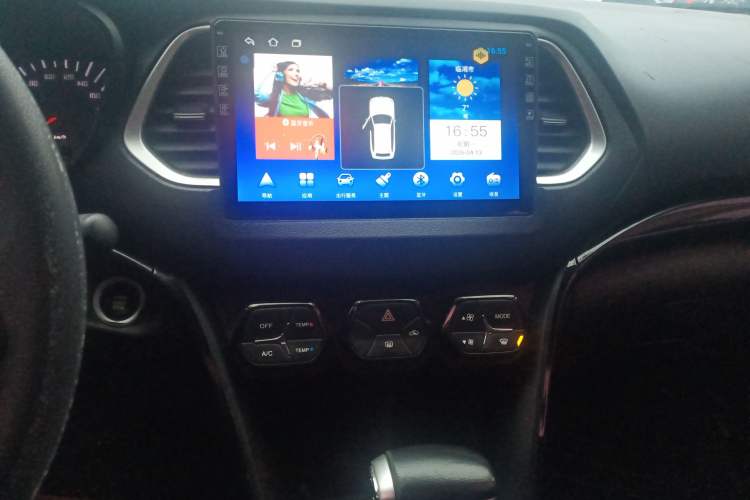 Used GAC Trumpchi GS4 2015 200T G-DCT Elite Edition Audio And AC Panel