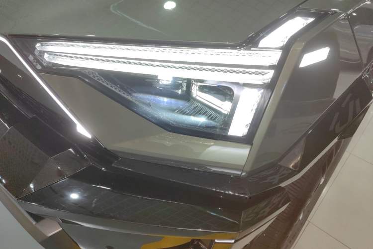 Used Brave warrior M817 2025 Model, Max Left Front Headlight