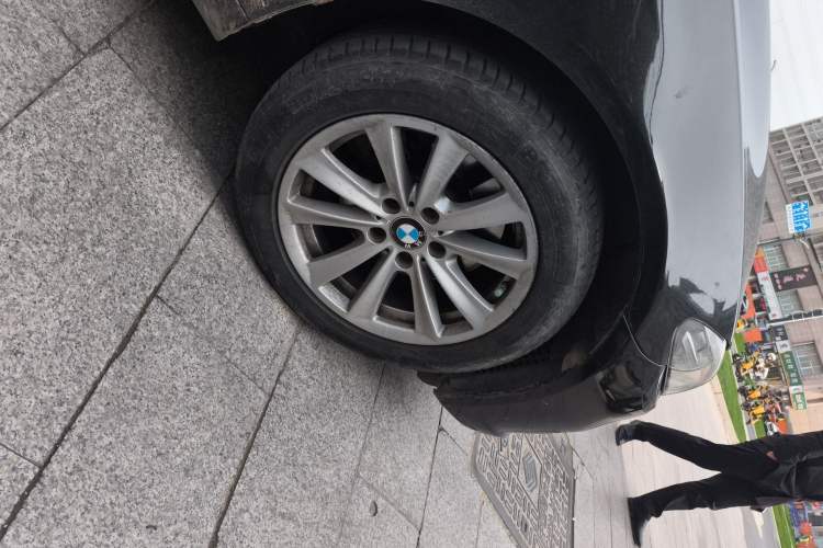 Used BMW 5 Series 2014 520Li Elegant Model
