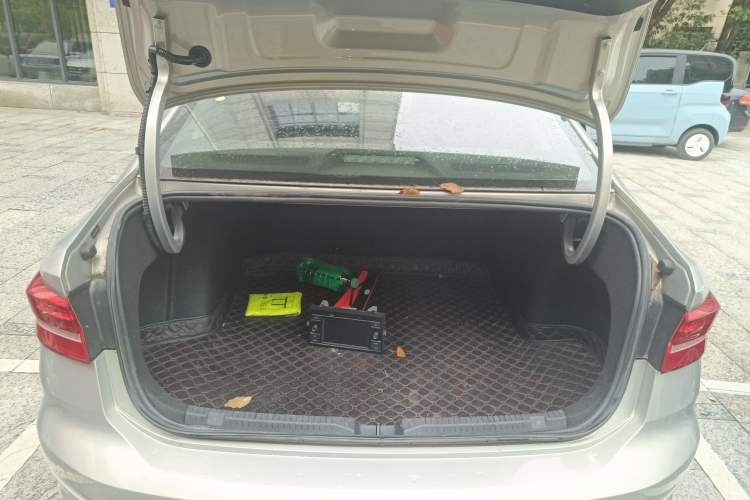 Used Volkswagen Lavida 2018 1.5L Automatic Comfort Edition China V Standard Trunk