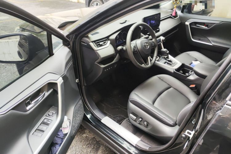 Used Toyota RAV4 2023 2.0L CVT Two-Wheel Drive Fashion Plus Edition Driver Seat