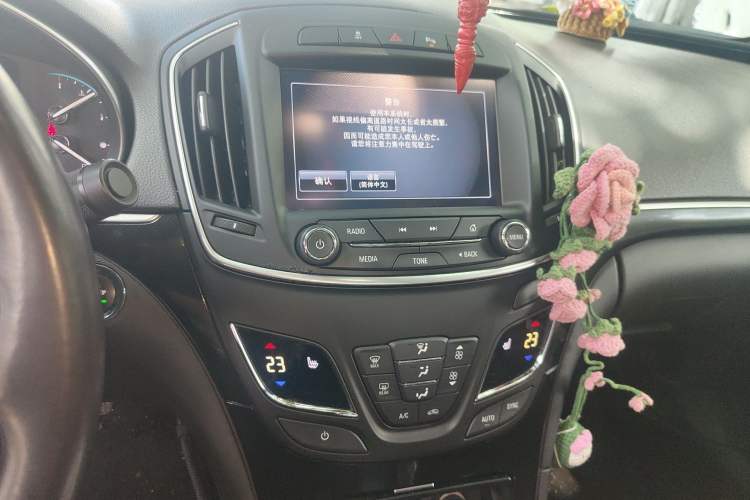 Used Buick Regal 2015 1.6T Elite Tech Model Audio And AC Panel