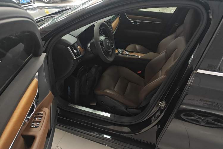 Used Volvo S90 2022 B5 Zhiyi Luxury Edition