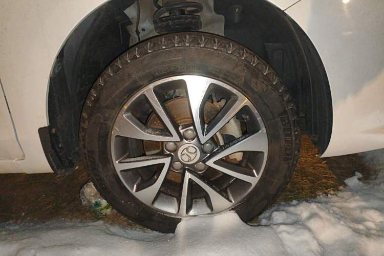 Used BAIC Senova D50 2018 1.5L Manual Prestige Intelligent Drive Edition Right Front Wheel Hub