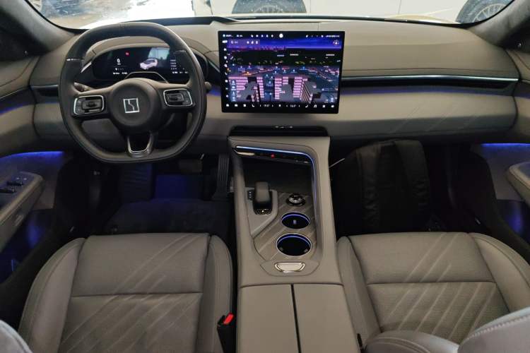 Used Zeekr 001 2025 YOU Edition 100 kWh All-Wheel Drive Center Console