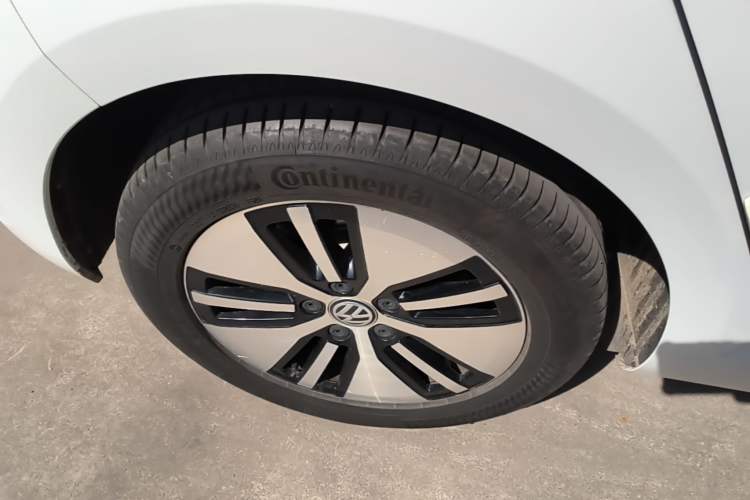 Used Volkswagen Golf Pure Electric 2020 Chari Right Rear Wheel Hub