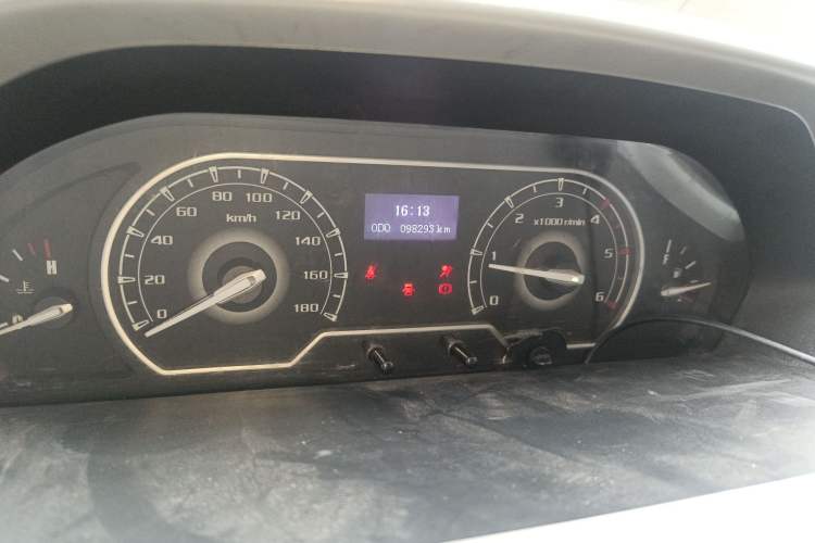 Used SAIC MAXUS Xintu V80 2021 2.0T Manual Classic Aoyuntong Short Wheelbase Mid-Roof 5/6-Seater