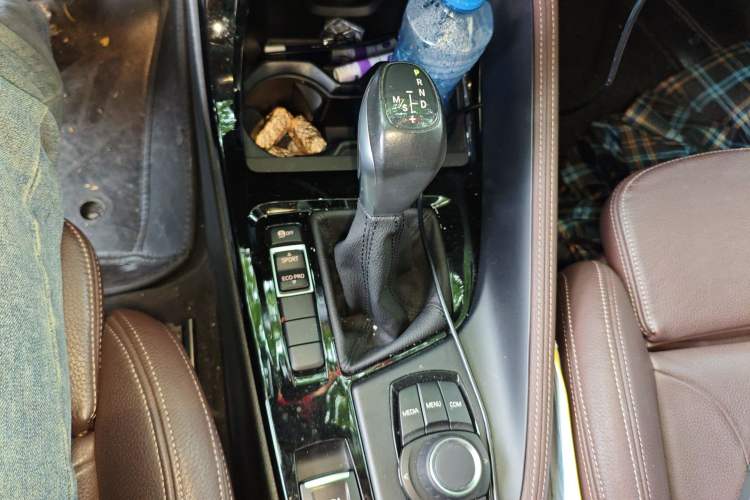 Used BMW X1 2019 sDrive18Li Premium Edition Gear Lever
