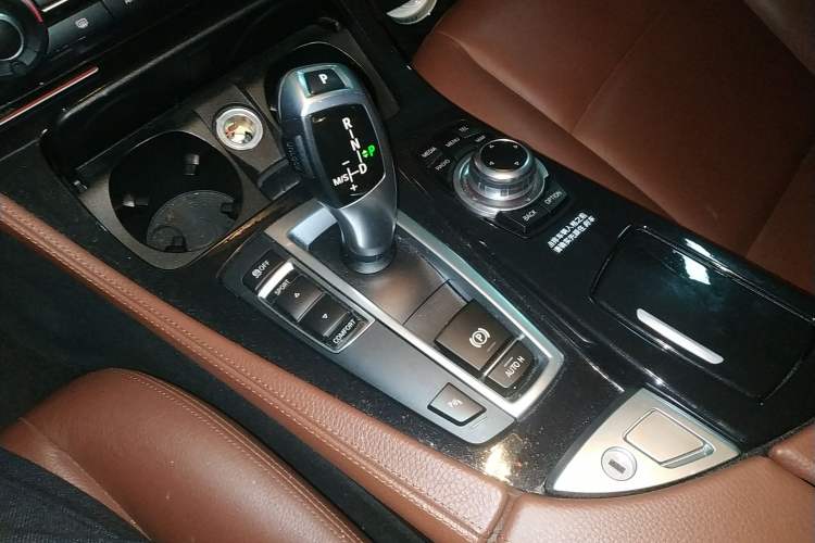 Used BMW 5 Series 2014 520Li Elegant Model
