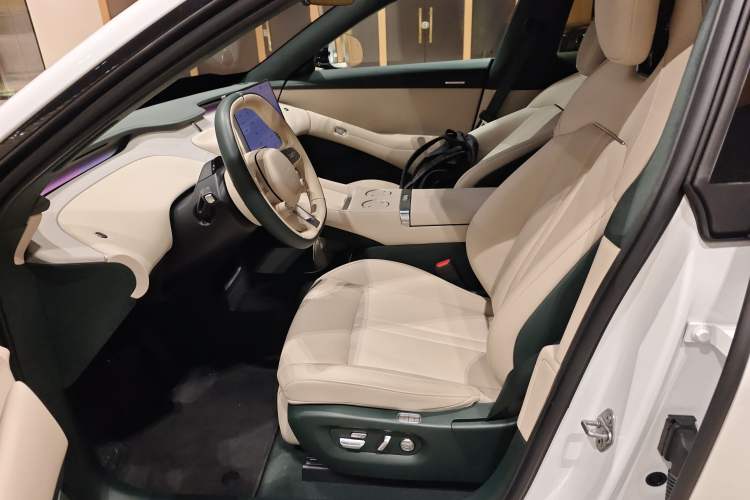 Used Xiaomi Auto YU7 2025 Ultra-Long Range High-Performance All-Wheel-Drive Max Edition
