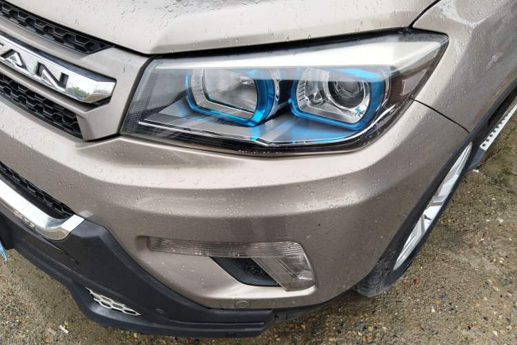 Used CHANGAN CS75 2016 2.0L Manual Luxury Version China IV Standard