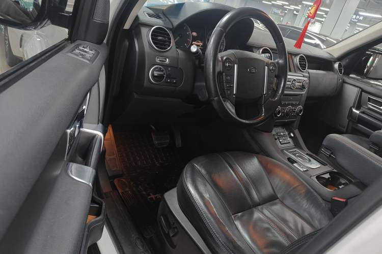 Used Land Rover Discovery 2016 3.0 SC V6 SE Driver Seat