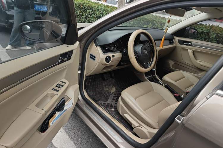 Used Volkswagen Bora 2015 Value Edition 1.6L Automatic Comfort Version