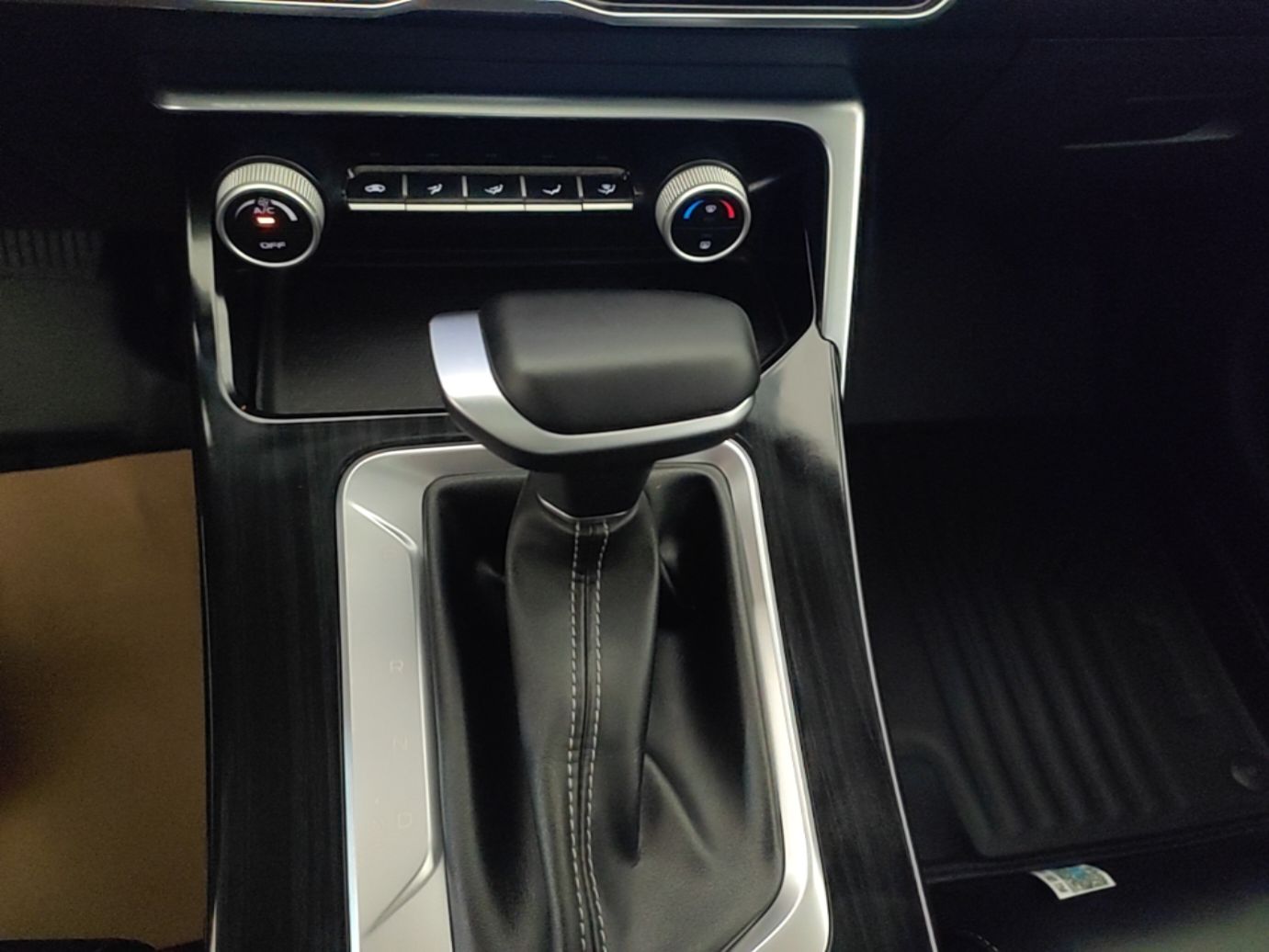 Geely Auto Coolray 2025 Model 1.5L CVT Superpower Edition MAX — снимка 16