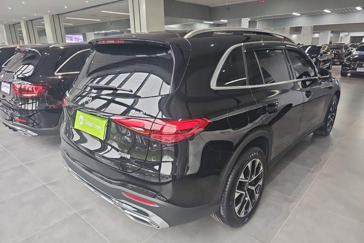 Used Mercedes-Benz GLC 2026 GLC 260 L 4MATIC Classic Edition Rear Right 45 Deg