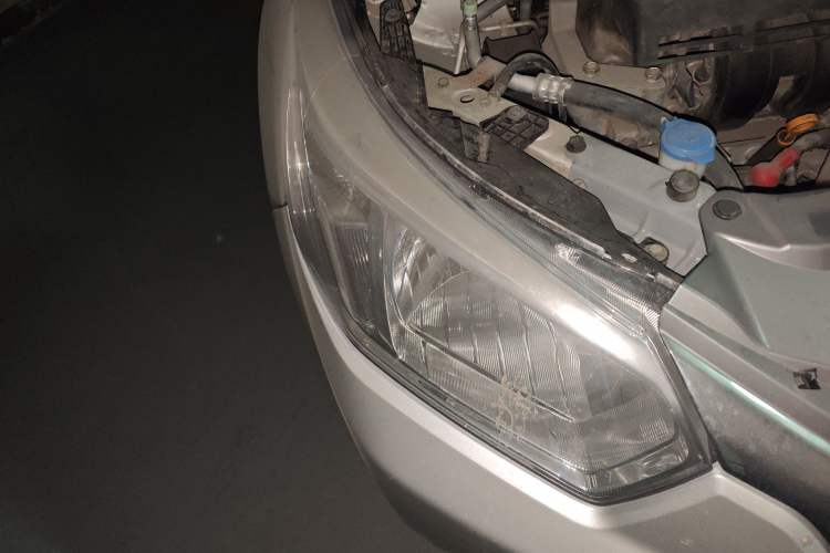 Used Venucia R50 2013 1.6L Manual Fashion Edition
