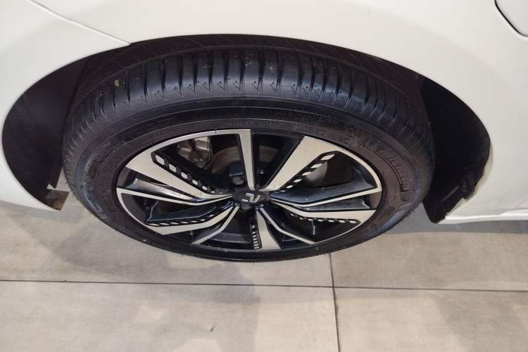 Used Rising ER6 2020 620 km Smart Edition
