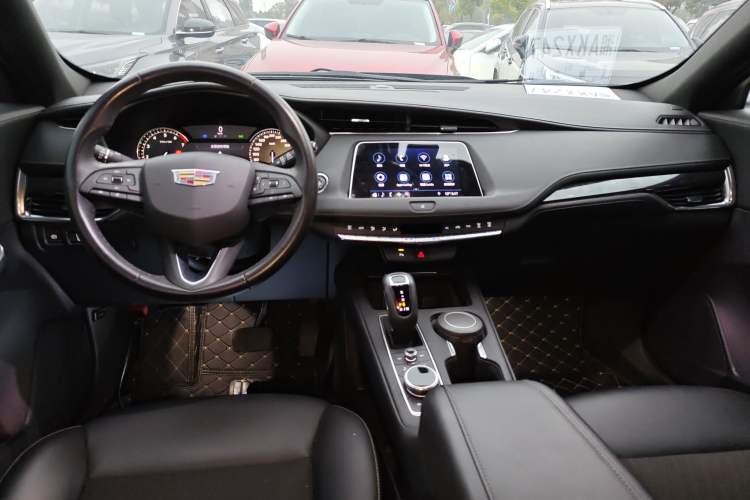 Used Cadillac XT4 2018 28T Two-Wheel Drive Tech Version