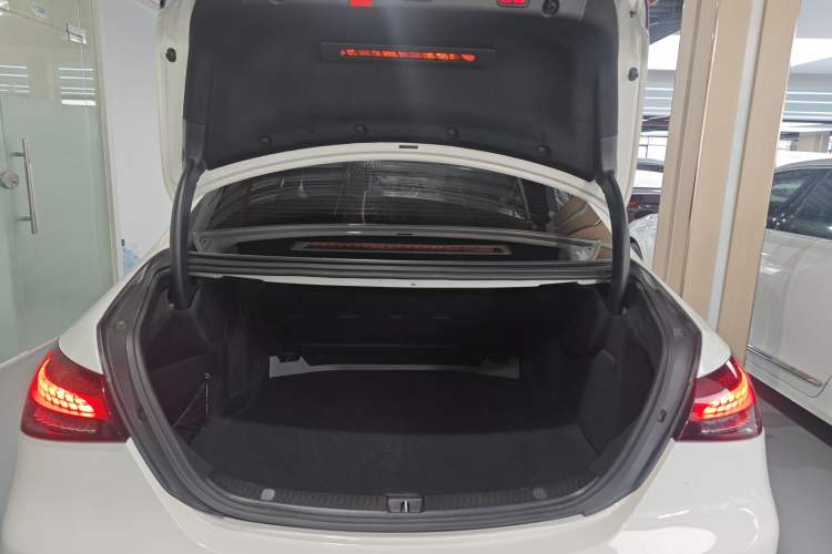 Used Mercedes-Benz E-Class 2021 Restyled E 300 L Luxury Edition
