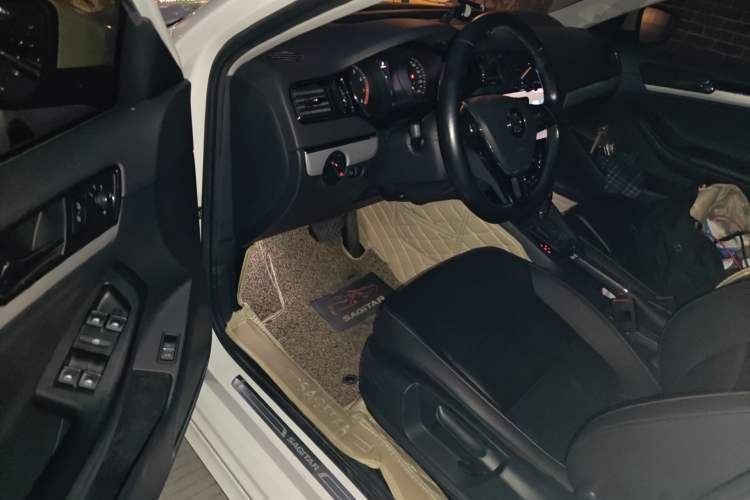 Used Volkswagen Sagitar 2018 280TSI DSG Ignite Edition Driver Seat