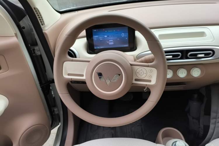 Used Wuling Hongguang MINIEV 2025 Four-Door Version Advanced Edition
