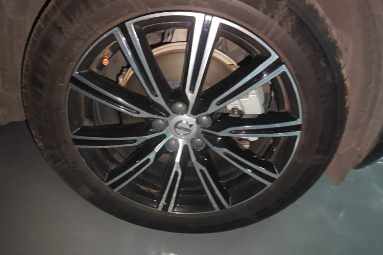 Used Volvo XC60 2020 T5 4x4 Smart Luxury Edition