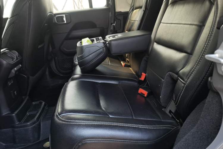 Used Jeep Wrangler 2021 2.0T Sahara Four-Door Edition