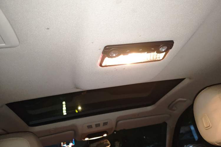 Used BMW 5 Series 2014 525Li Luxury Design Package
