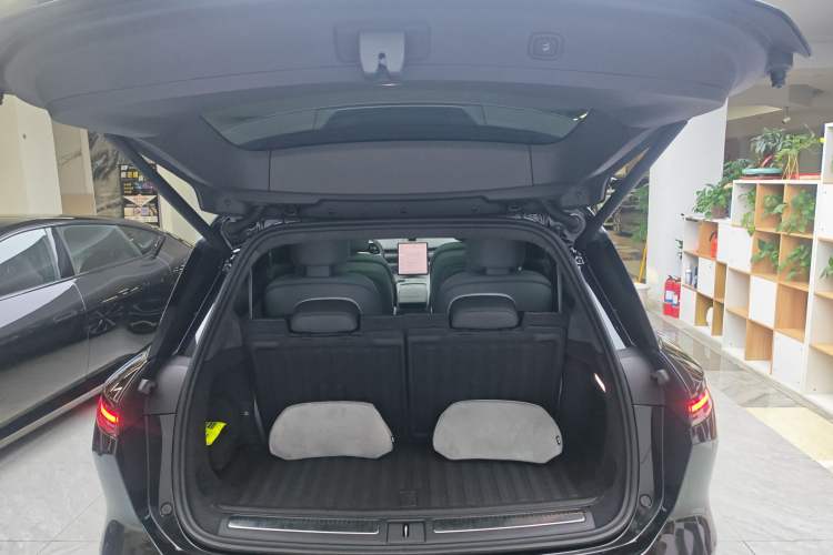 Used Nio ES8 2023 100kWh Signature Edition
