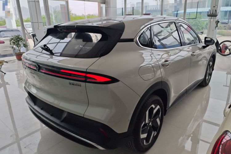 Used Baojun Yunhai 2024 140km Plug-in Hybrid Version Rear Right 45 Deg