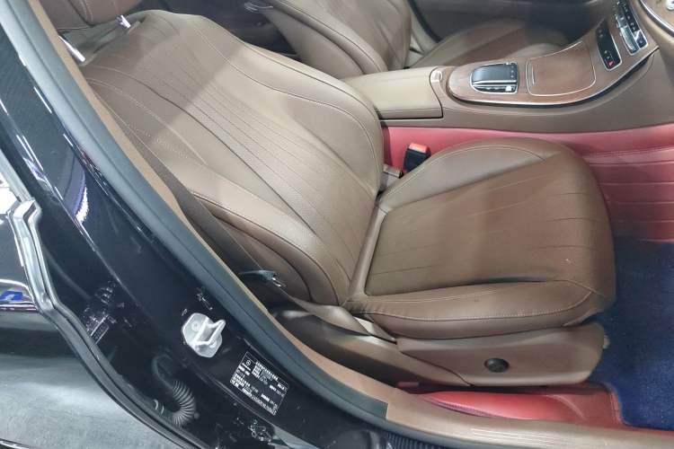 Used Mercedes-Benz E-Class 2022 E 300 L Luxury Model Right Front Seat