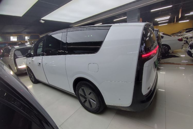 Used Li Auto MEGA 2024 Ultra Model
