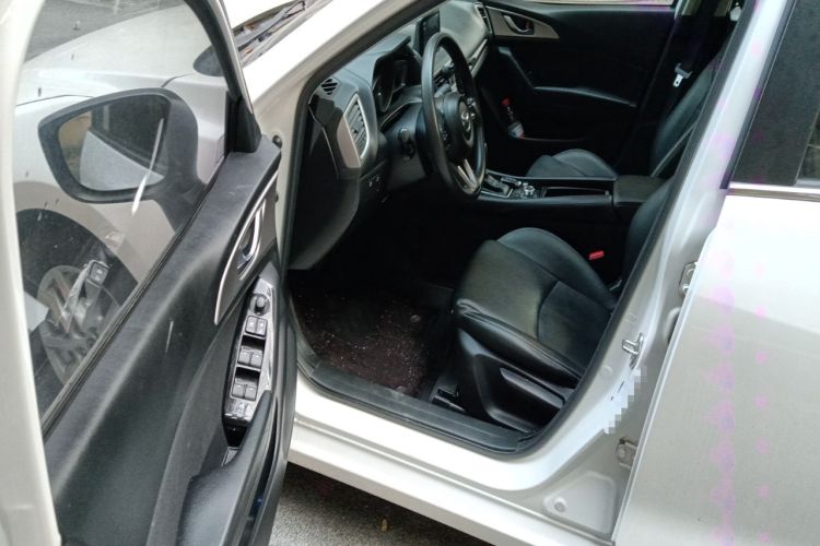 Used Mazda Mazda 3 Axela 2019 Cloud-Controlled Version Sedan 1.5L Automatic Luxury Trim China V Standard
