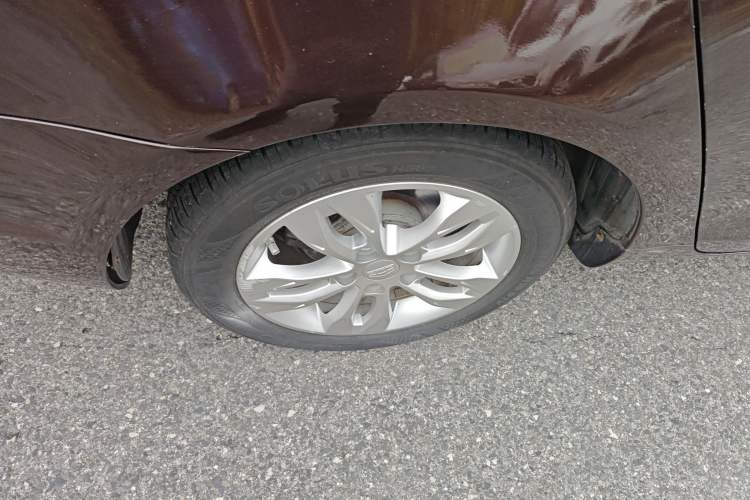 Used Geely Auto Emgrand 2015 Sedan 1.5L CVT Upward Version Right Rear Wheel Hub