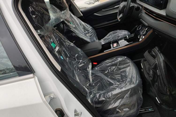 Used EXEED Zhuifeng C-DM 2022 1.5 TCI-DHT 105 km "Chengfeng Qi" Edition
