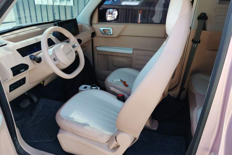 Used Geely Galaxy Panda 2024 Panda Mini 200km Endurance Bear Left Front Seat