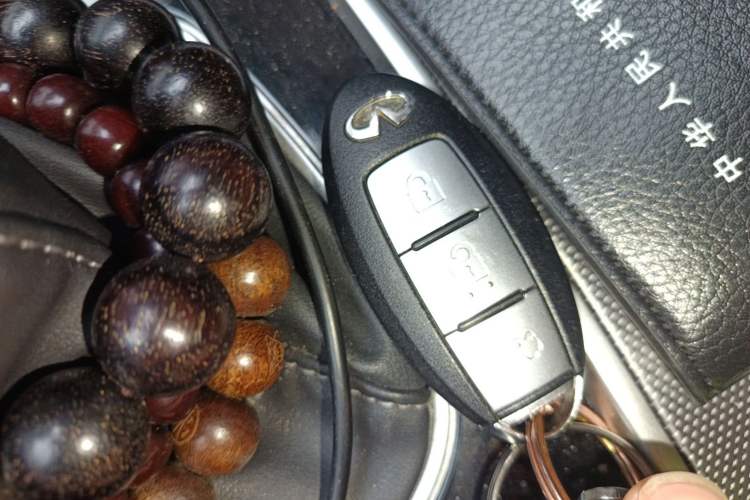 Used Infiniti Q50L 2018 2.0T Enjoyment Version China VI Standard Vehicle Key