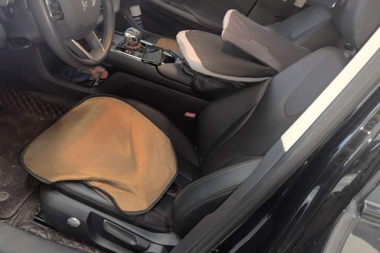 Used Hongqi E-QM5 2022 431 km Charge & Enjoy Edition
