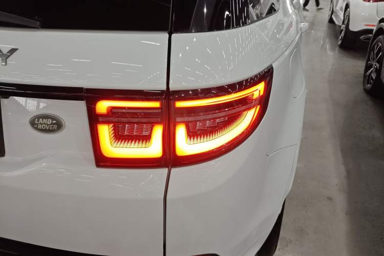 Used Land Rover Discovery Sport 2022 Restyled 249 PS R-Dynamic SE Performance Tech Edition 5 Seats Right Rear Taillight