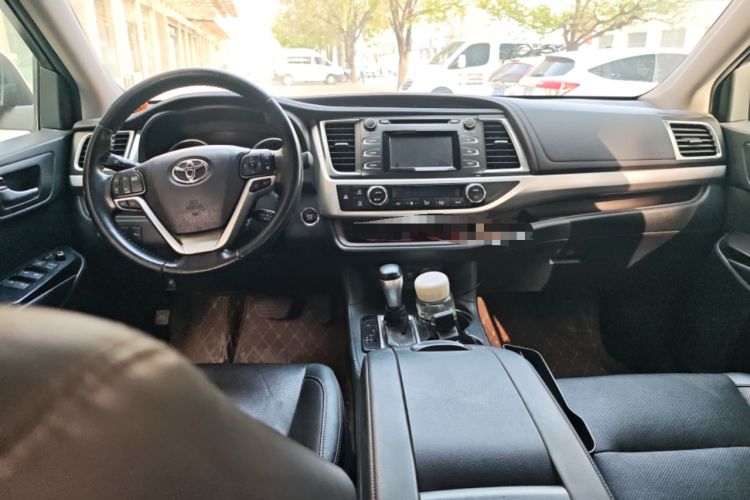 Used Toyota Highlander 2018 2.0T Four-Wheel Drive Luxury Version 7 Seats China VI Standard Center Console