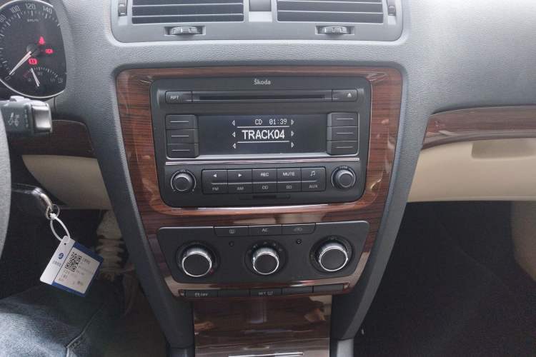 Used Skoda Octavia 2012 1.4TSI Manual - Yijun Edition Audio And AC Panel