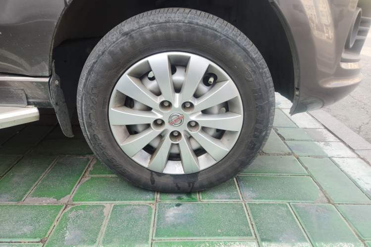 Used Jinbei Gold Hiace 2021 2.0L Passenger Van Engineering Lion Central Air Conditioning Version 9 Seats
