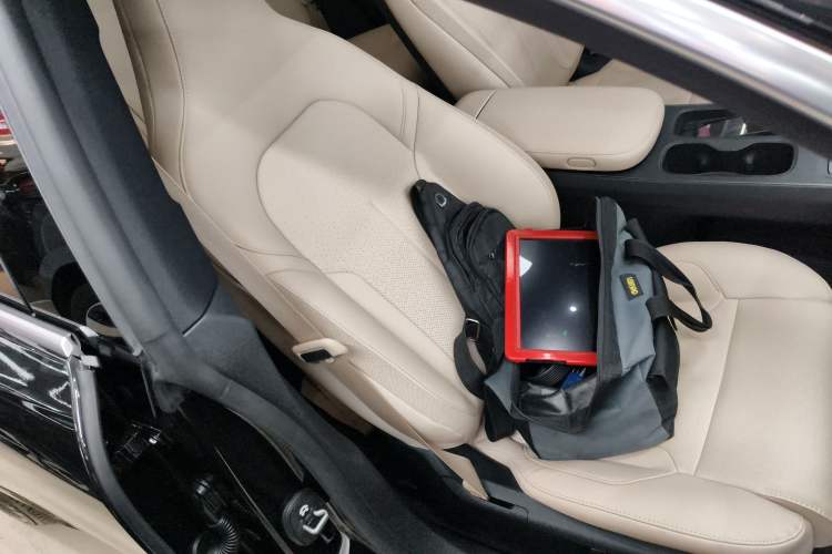 Used Nio ET5T 2024 75kWh Touring Right Front Seat