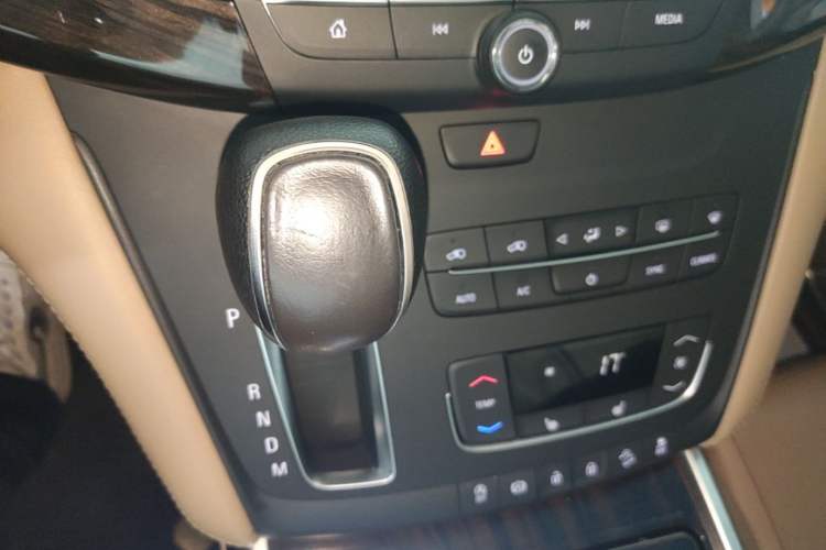 Used Buick GL8 2018 ES 28T Premium Model China VI Standard
