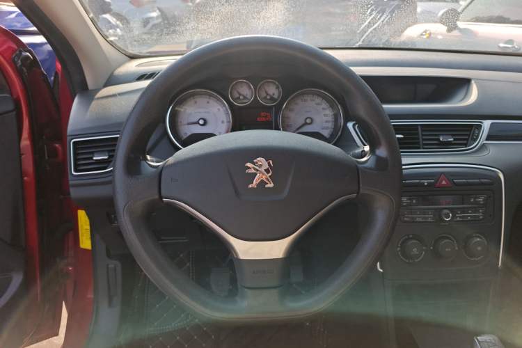 Used Peugeot 308 2014 Enjoy Edition Classic 1.6L Manual YouShang Model
